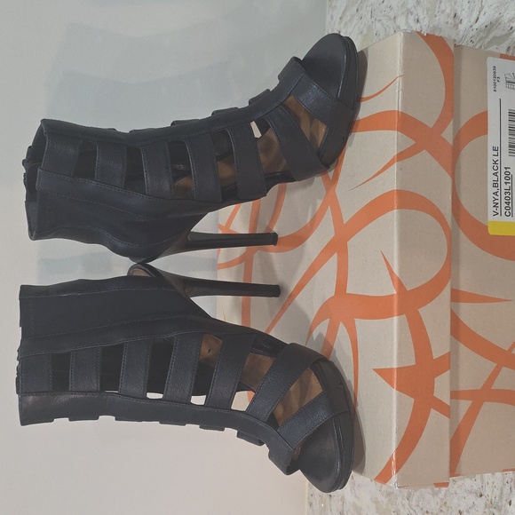 Via Spiga - Picture 2 of 4